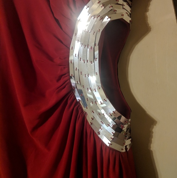 Red Prom dress Dress - Picture 3 of 4